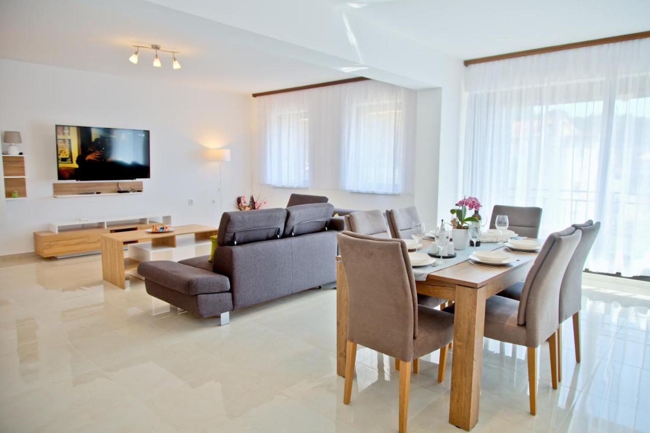 Apartment Karolina - Green Oasis Pula Exterior photo